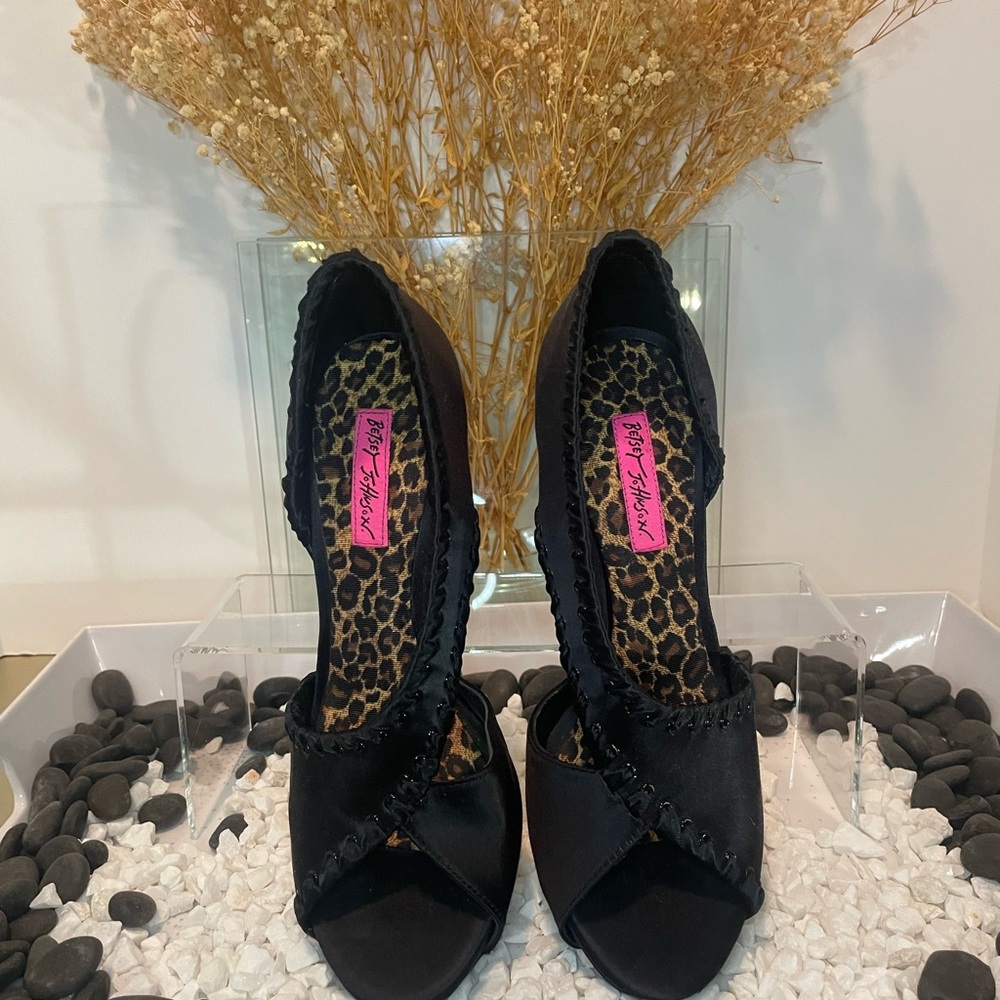 Betsy Johnson Black Heels